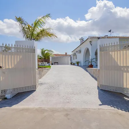 Holiday home Cubo's El Sueno De Abuelos Privacy Pool